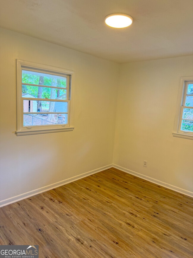 Foto del edificio - 633 Brookwood Dr