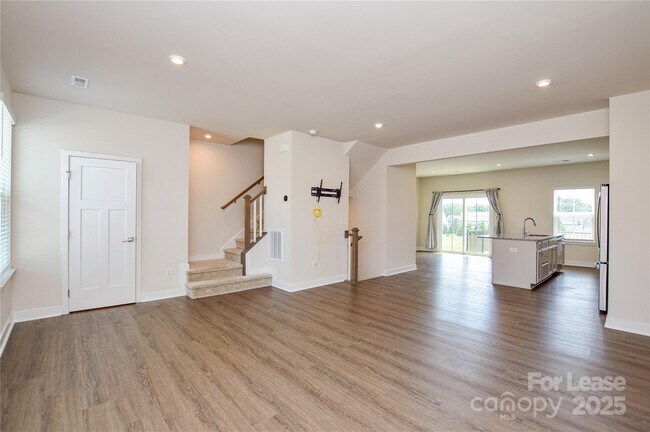 Foto del edificio - 9833 Oaklawn Blvd NW
