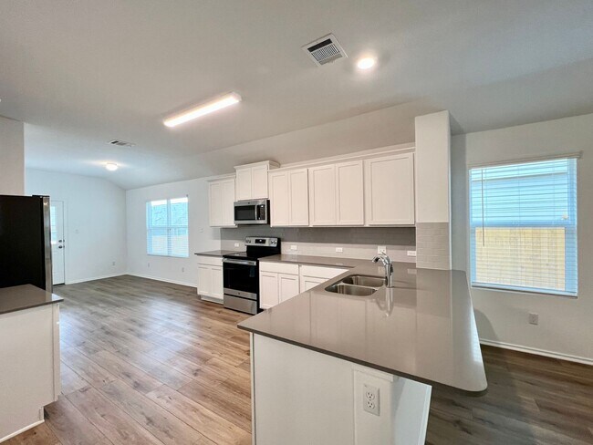 Foto del edificio - Home for lease ~Coming Soon~