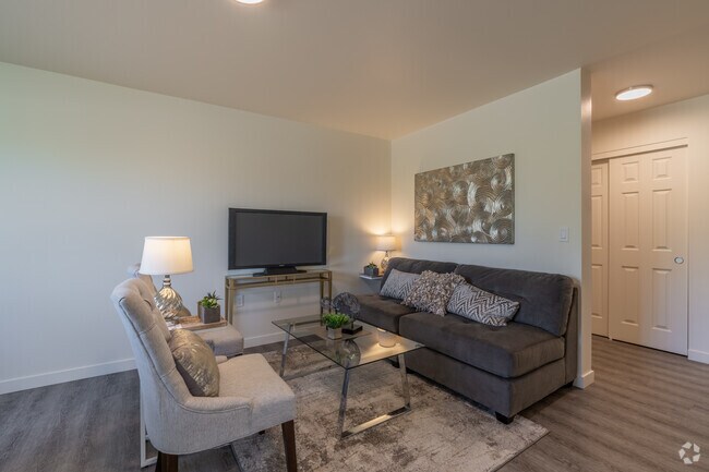 2 habitaciones, 2 baños - 968 pies cuadrados - Sala de estar - Cherry Springs