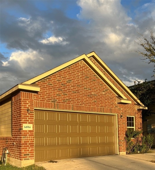 Photo - 14914 Darbydale Dr House