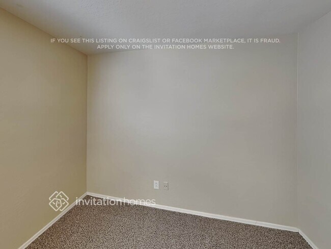 Foto del edificio - 16059 W Larkspur Dr