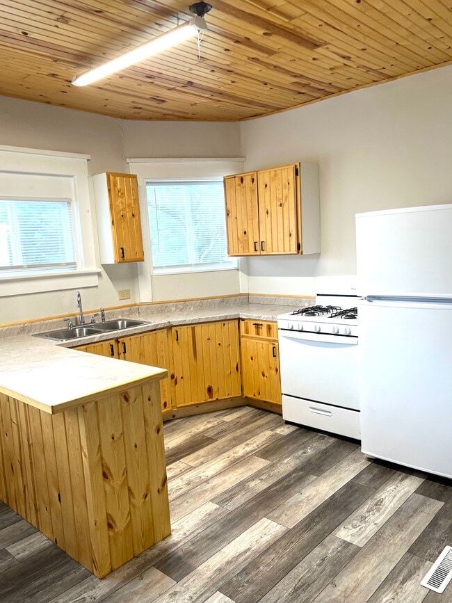 Building Photo - 107 Ottumwa St