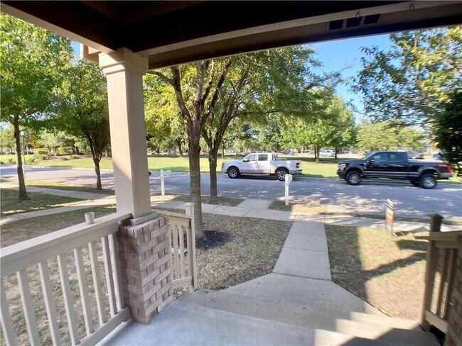 Foto del edificio - 3 Bed Plum Creek Home with Park View Available for July Move-In