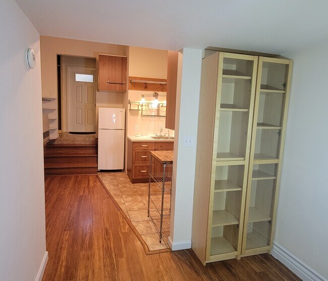 Foto del edificio - 3950 L K Wood Ct