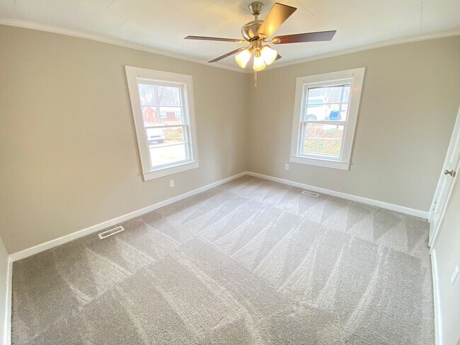 Foto del edificio - Fully Renovated 2nd/1ba Duplex off Rainbow...