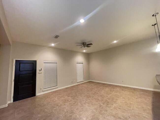 Foto del edificio - 2815 Mimosa St