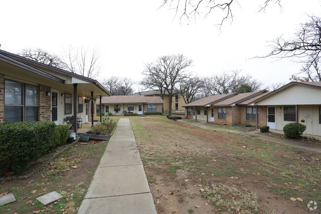 Foto del edificio - Heritage Oaks Apartments