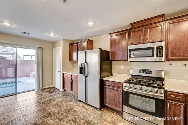 Foto del edificio - 312 Snow Dome Ave