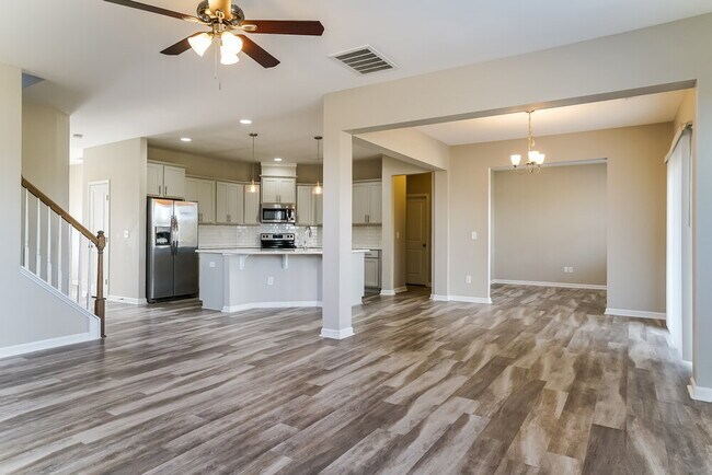 Building Photo - 114 N Porcenna Ln