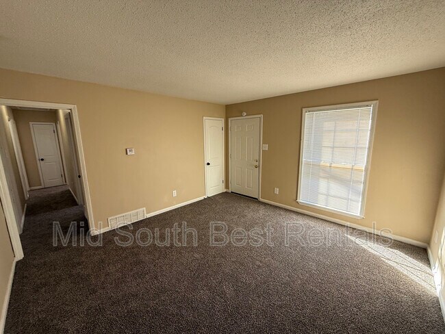 Building Photo - 3582 Edgefield Dr