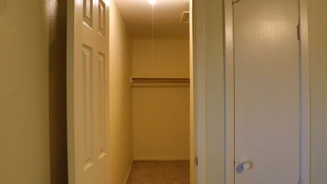 Foto del edificio - 3308 Burke Rd