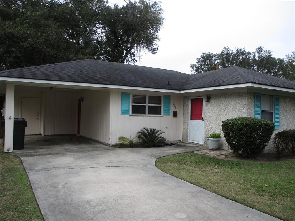 Building Photo - 609 Delegal St