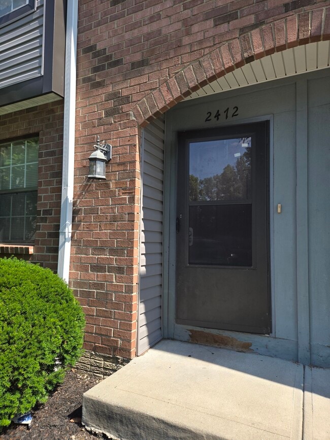 Building Photo - 2472 Carolina Ave