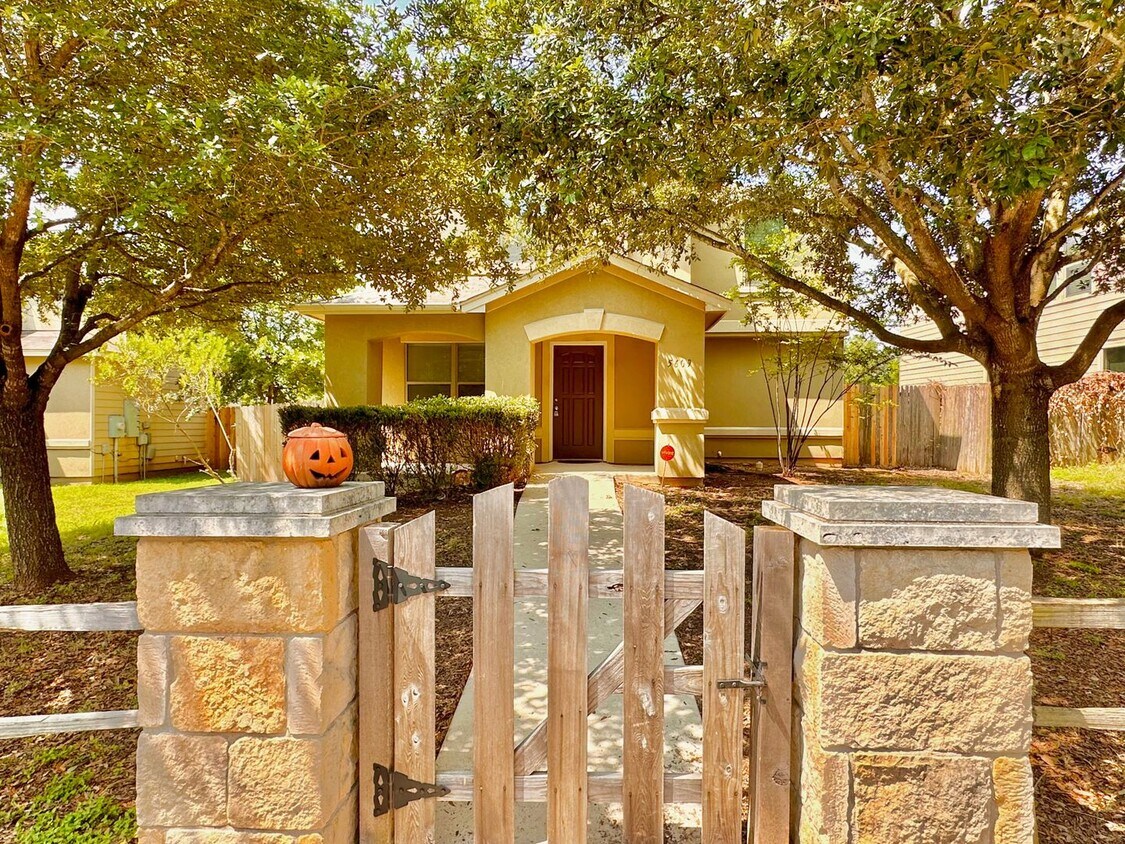 Foto principal - Spacious 3x2.5 South Austin Home