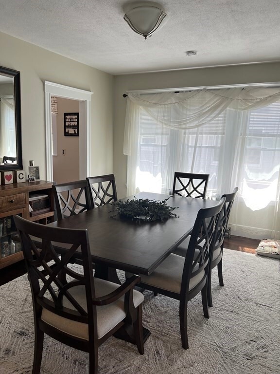 Building Photo - 66 Wren St