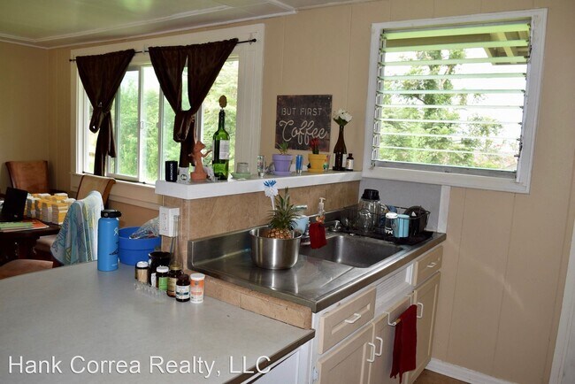 Building Photo - 3 br, 1 bath House - 71 Aipuni Street