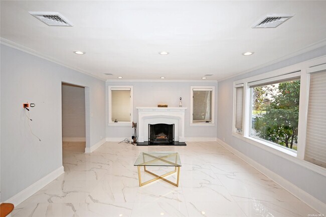 Building Photo - 14 Nirvana Ave