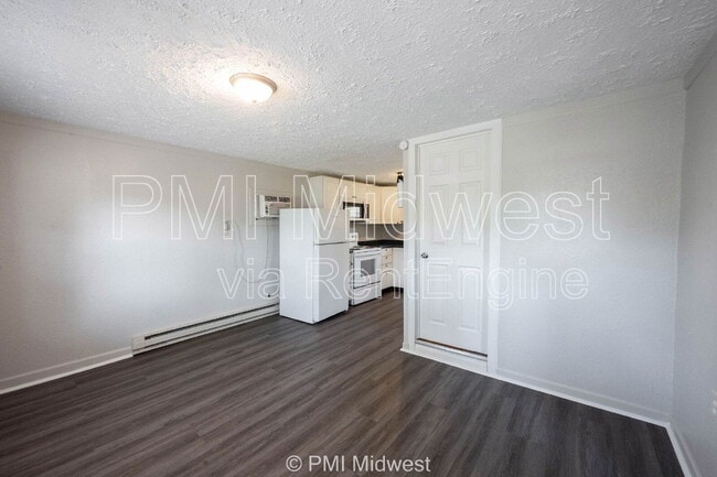 Building Photo - 2142 W Us-40