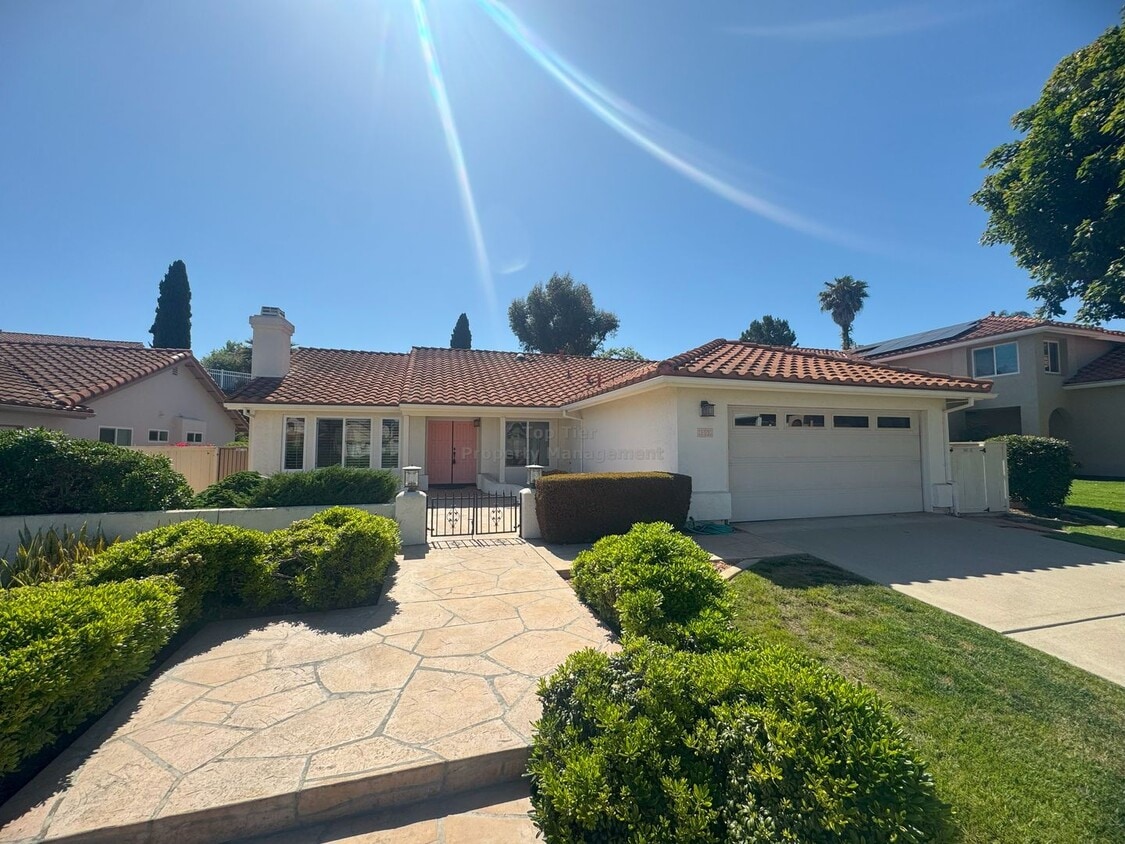 Primary Photo - Spacious Single-Story 4-Bed Home in Top-Ra...