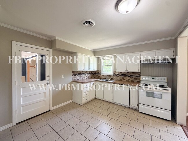 Foto del edificio - 3015 Winfield Dr