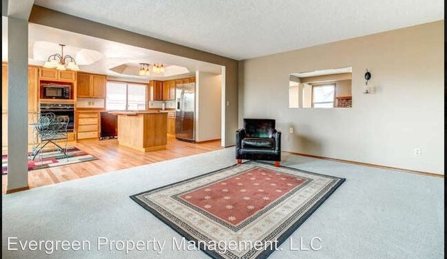 Building Photo - 12840 SE Regency View St