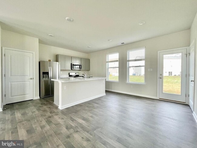 Building Photo - 83 Filbert Dr