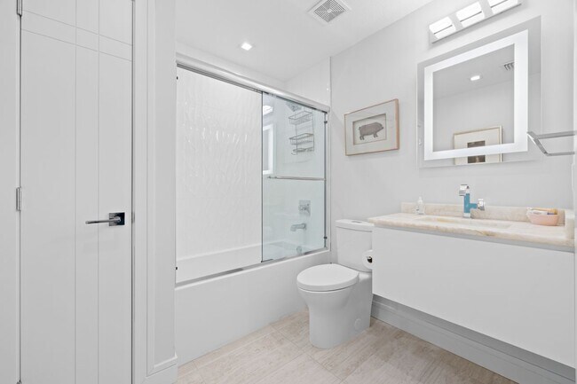 Foto del edificio - 818 Tanbark Dr