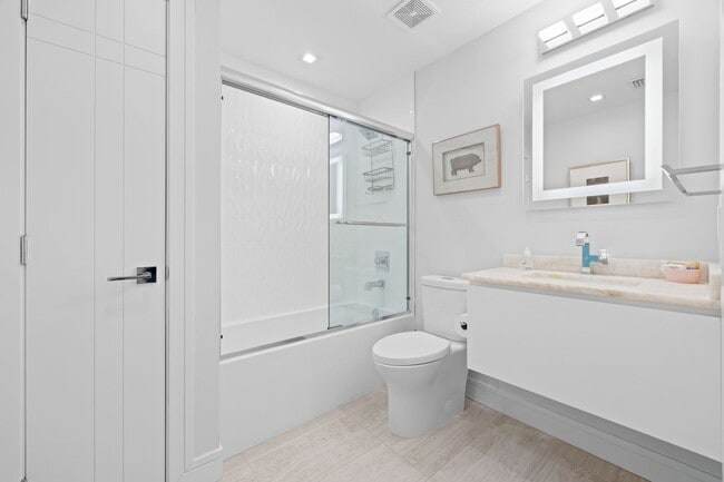 Foto del edificio - 818 Tanbark Dr