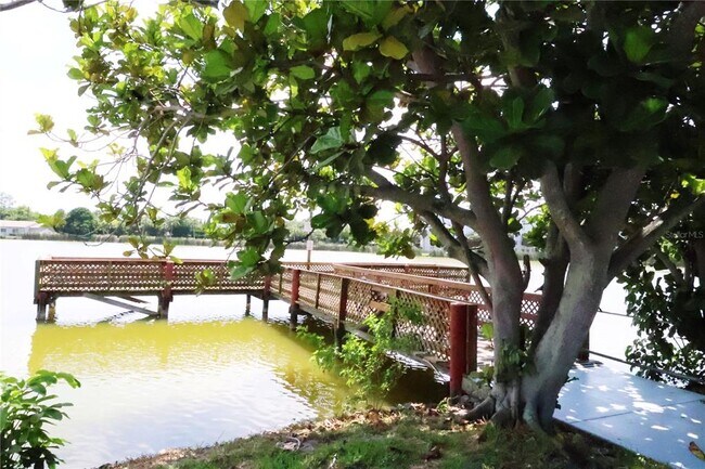 Foto del edificio - 4109 Lake Bayshore Dr