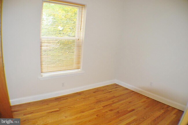 Building Photo - 1538 Christian St