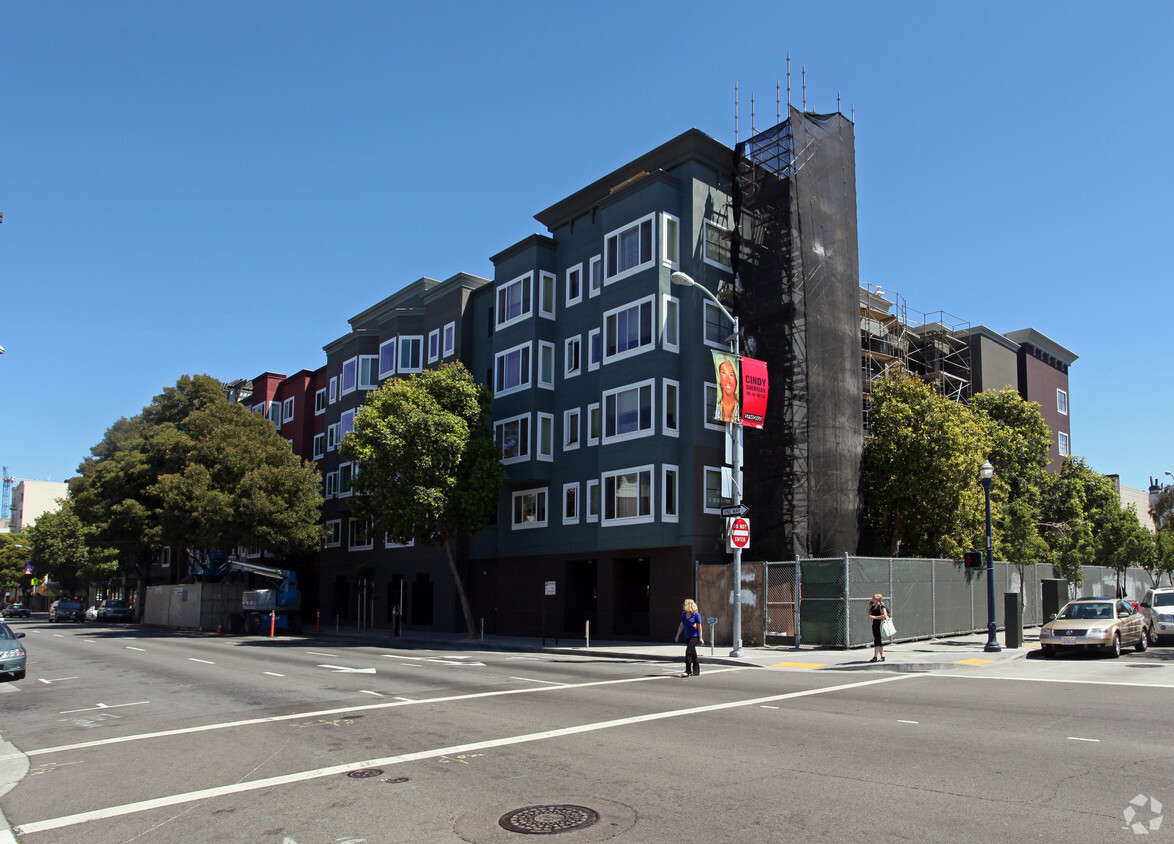 Primary Photo - Fell Street Apartments