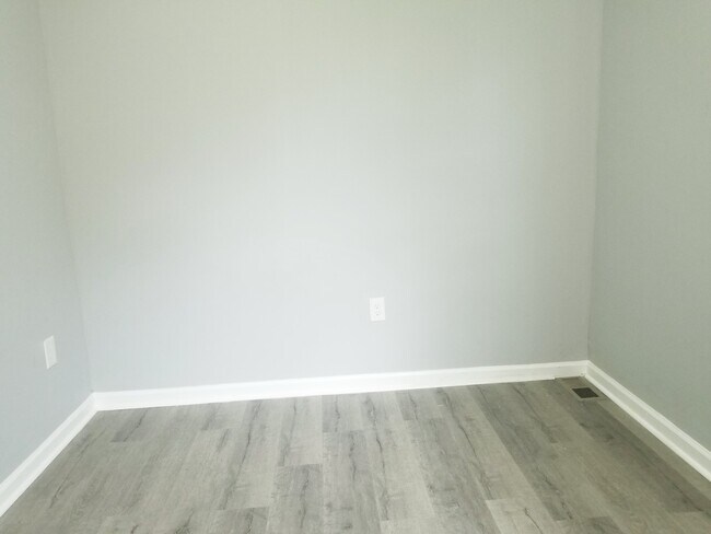Foto del edificio - Great 3BR/1.5 BA with Available Now in Kin...