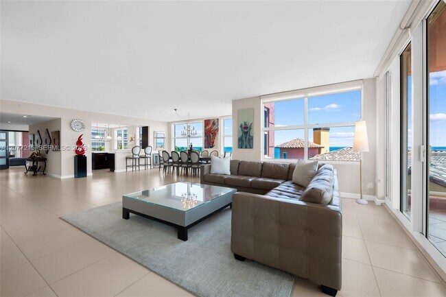 Building Photo - 2110 N Ocean Blvd