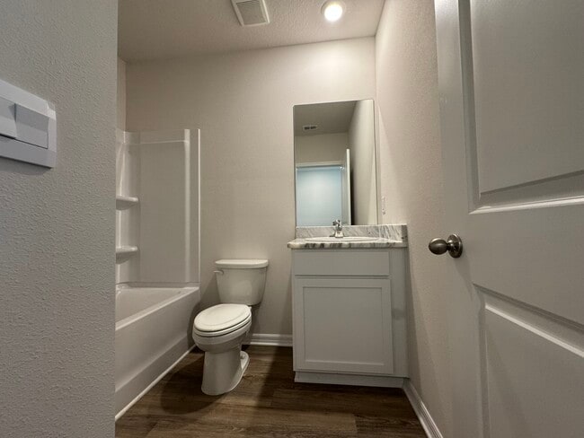 Foto del edificio - 17471 Whiskey Crk Trl