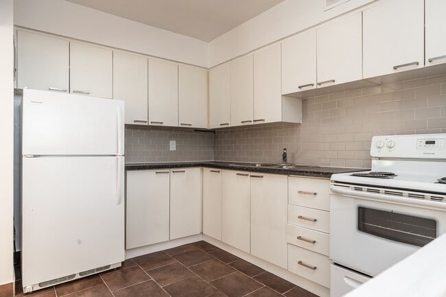 Photo du bâtiment - 265 Dixon Road