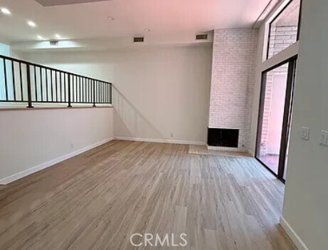 Foto del edificio - 5345 White Oak Ave