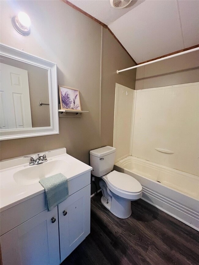 Building Photo - 2525 Oyster Creek Bend