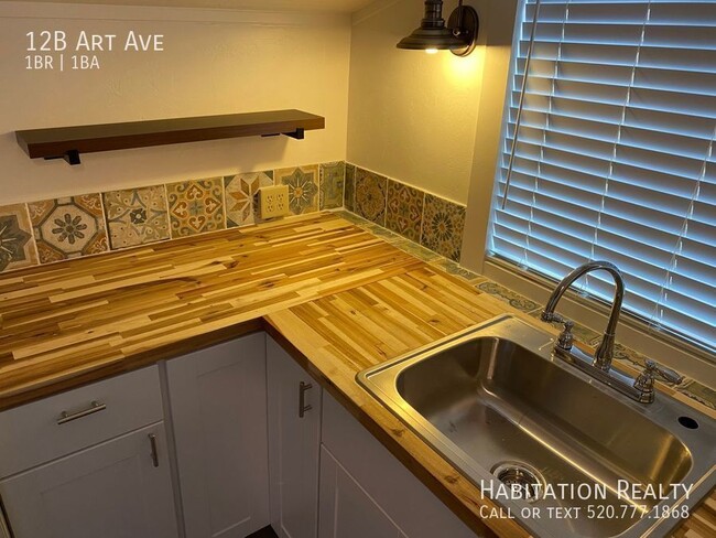 Building Photo - Renovated 1 bed/1 bath in Old Bisbee with ...