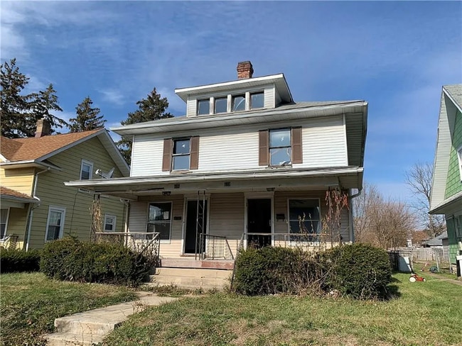 Building Photo - 608 E Rose St