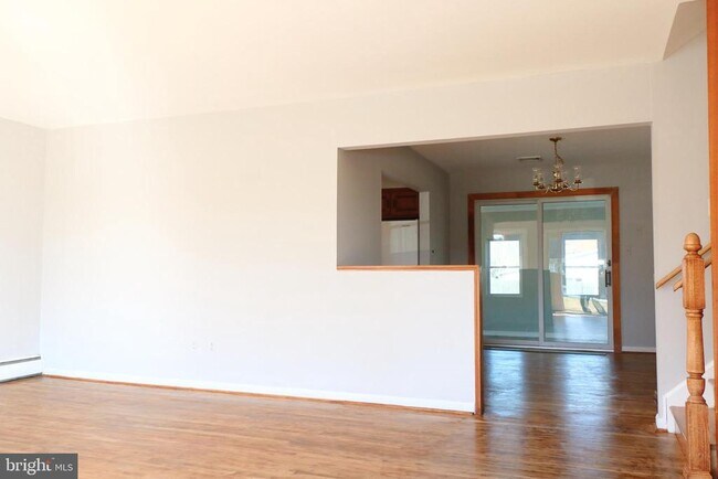 Building Photo - 2407 Nicholby Dr