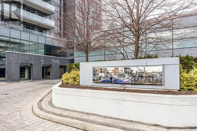 Building Photo - 55 Oneida Crescent