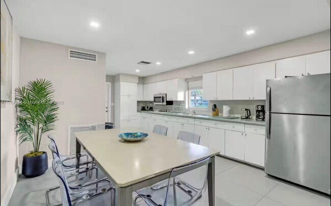 Foto del edificio - 2217 NW 4th Ave