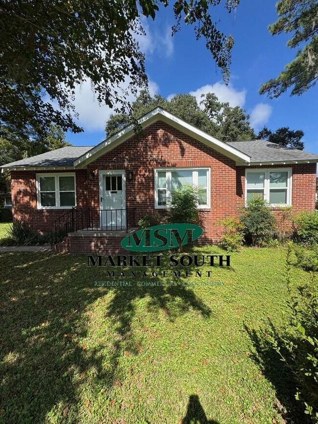 Foto del edificio - THUNDERBOLT COTTAGE!- AVAILABLE NOW!