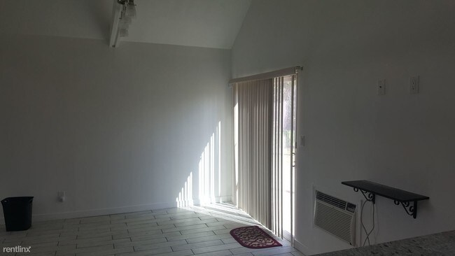 Foto del edificio - 305 McFadden Hut Dr