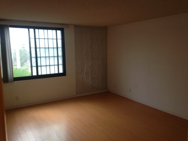 Master Bedroom - 8145 Redlands St