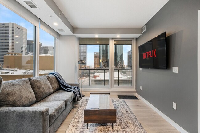 Photo du bâtiment - 10180-10103 103 St NW