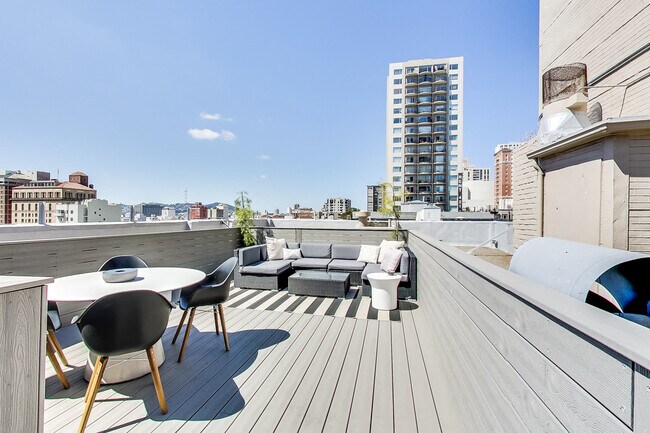 Foto del edificio - 655 Powell St