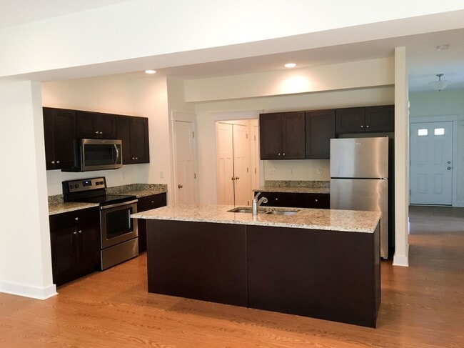 Building Photo - Highfield Commons Apartments