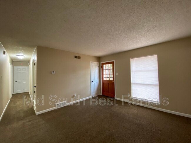 Building Photo - 5020 French Bend Ln